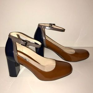 Clarks- color block heels size: 8US/39EU